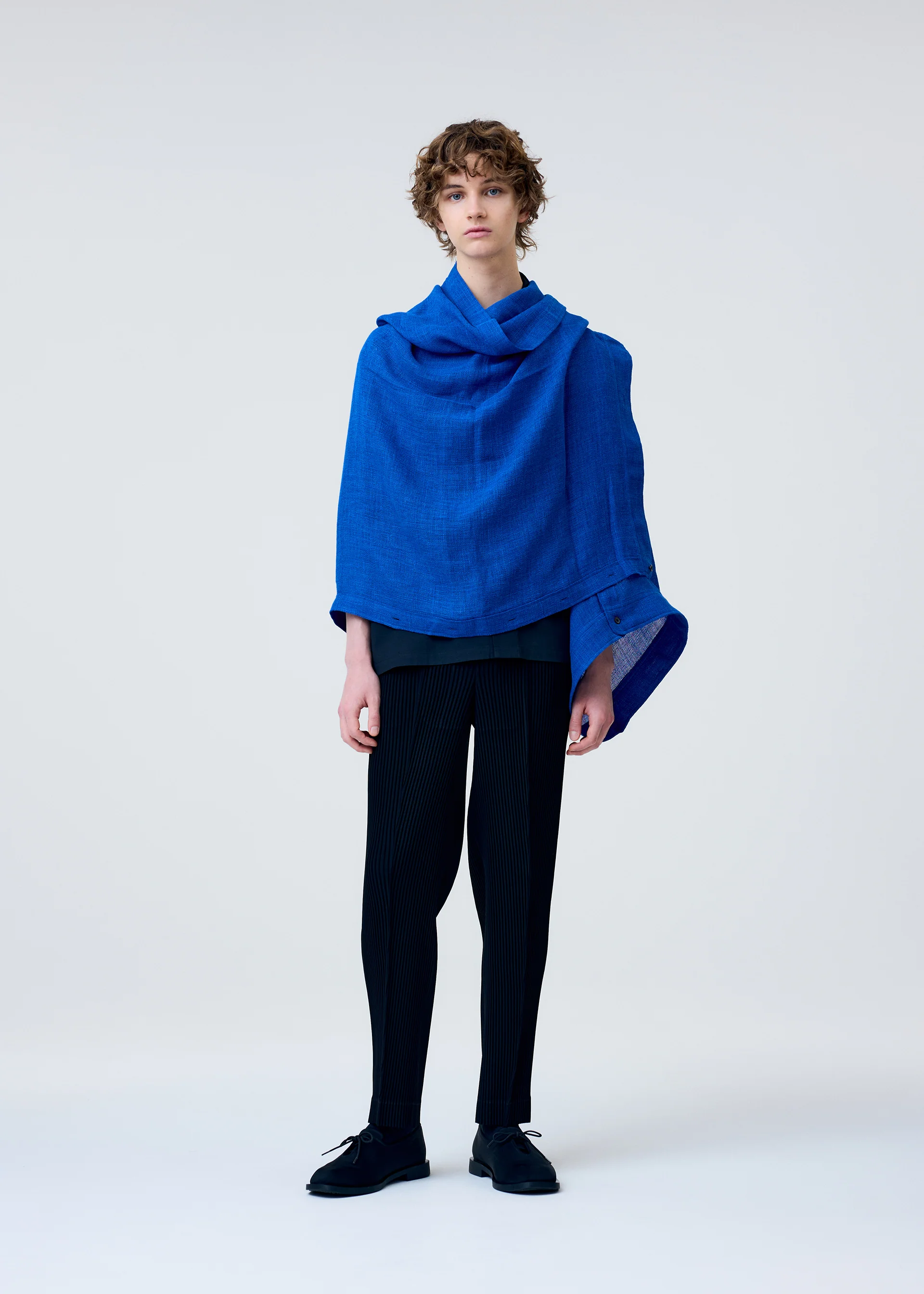 SLEEVED STOLE - Image 4