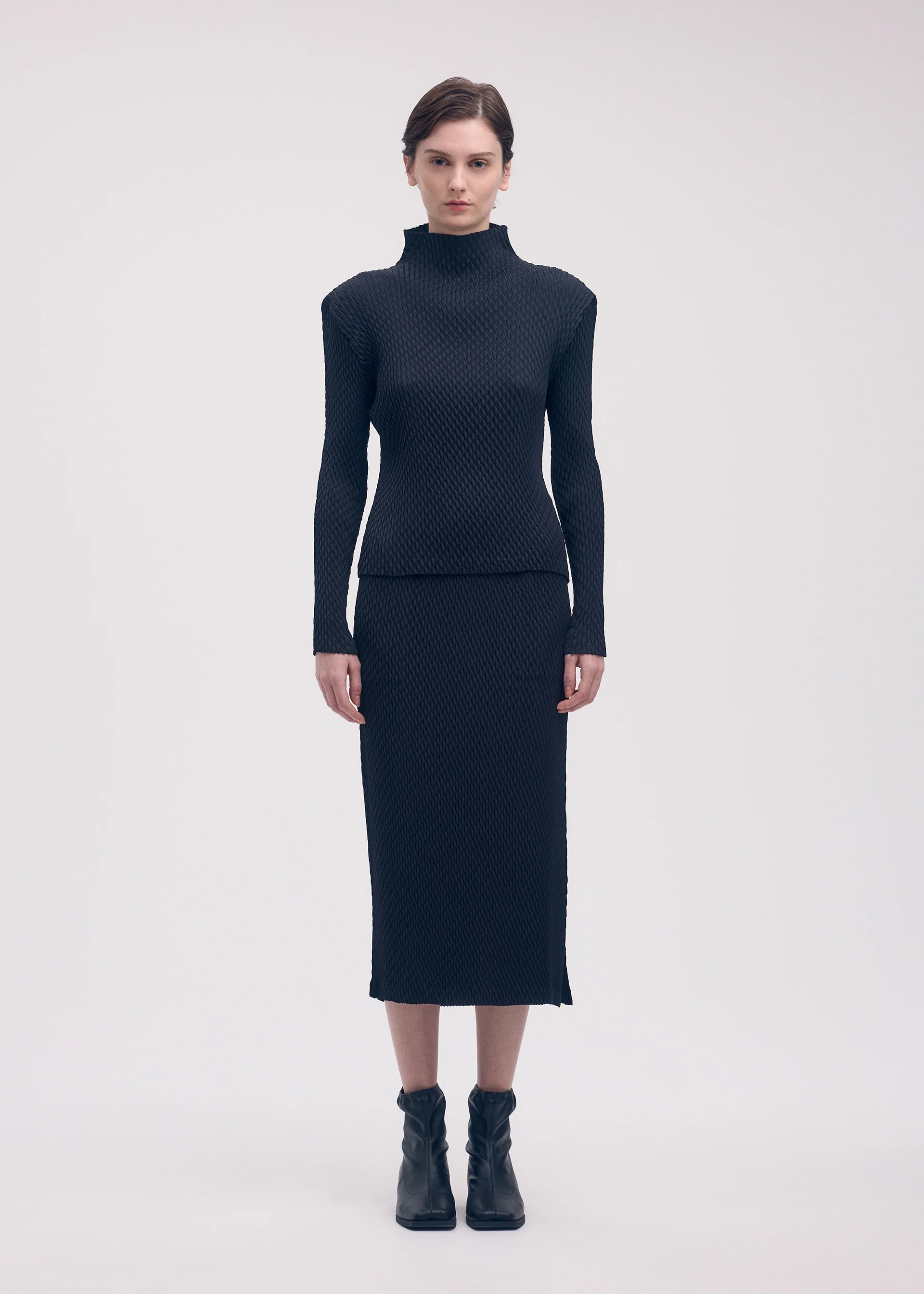 SLEEK PLEATS - Image 6