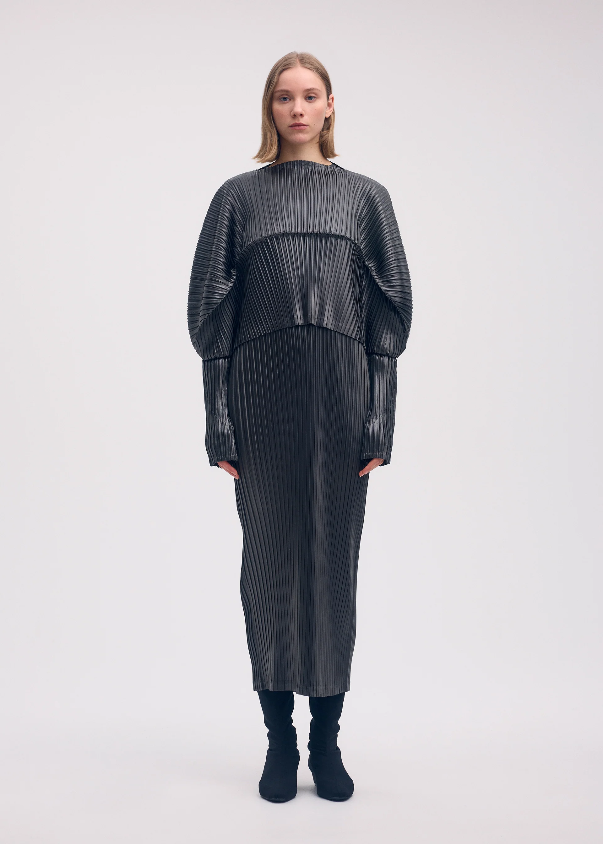 GLOSSED METAL PLEATS - Image 5