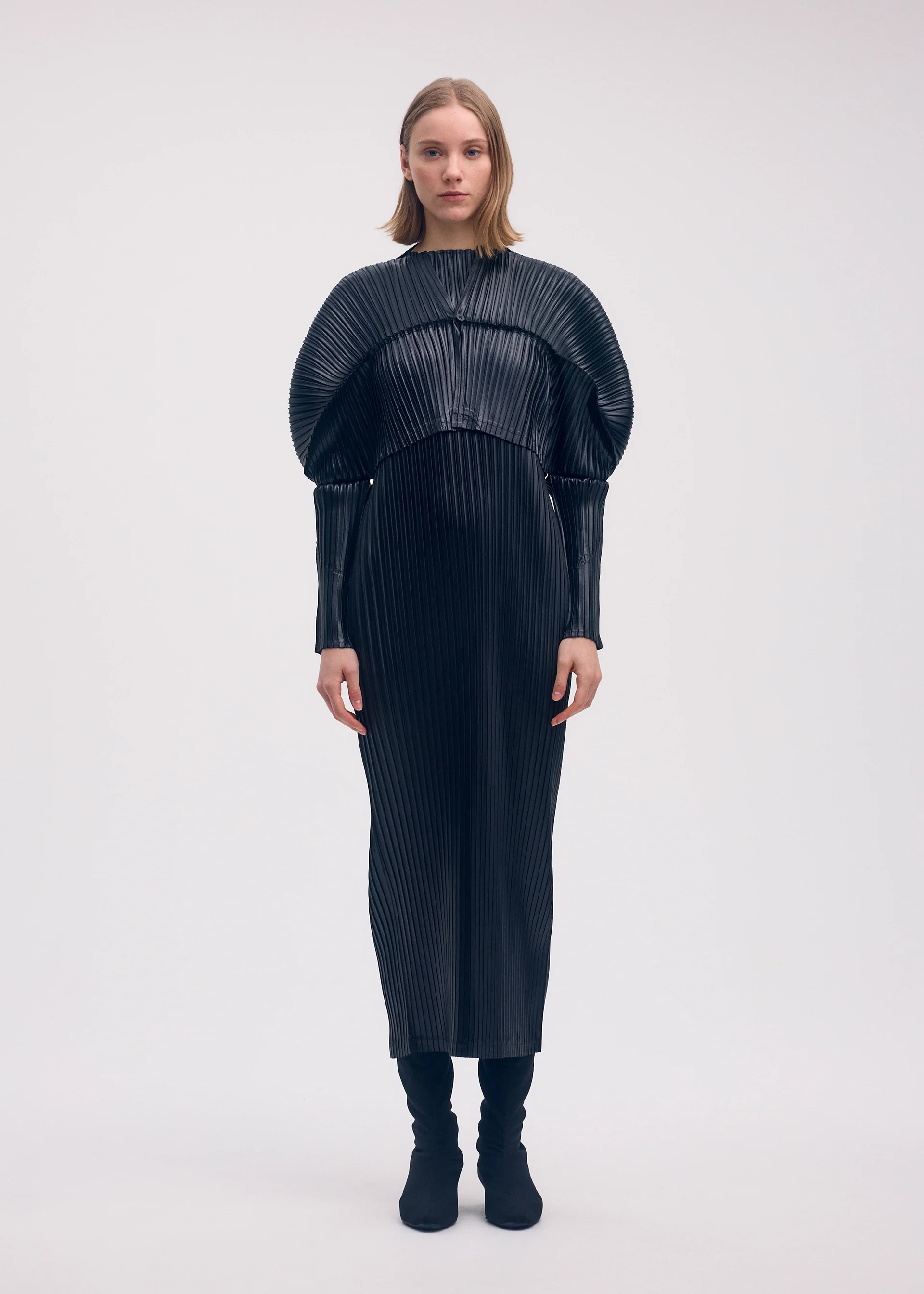 GLOSSED METAL PLEATS - Image 5