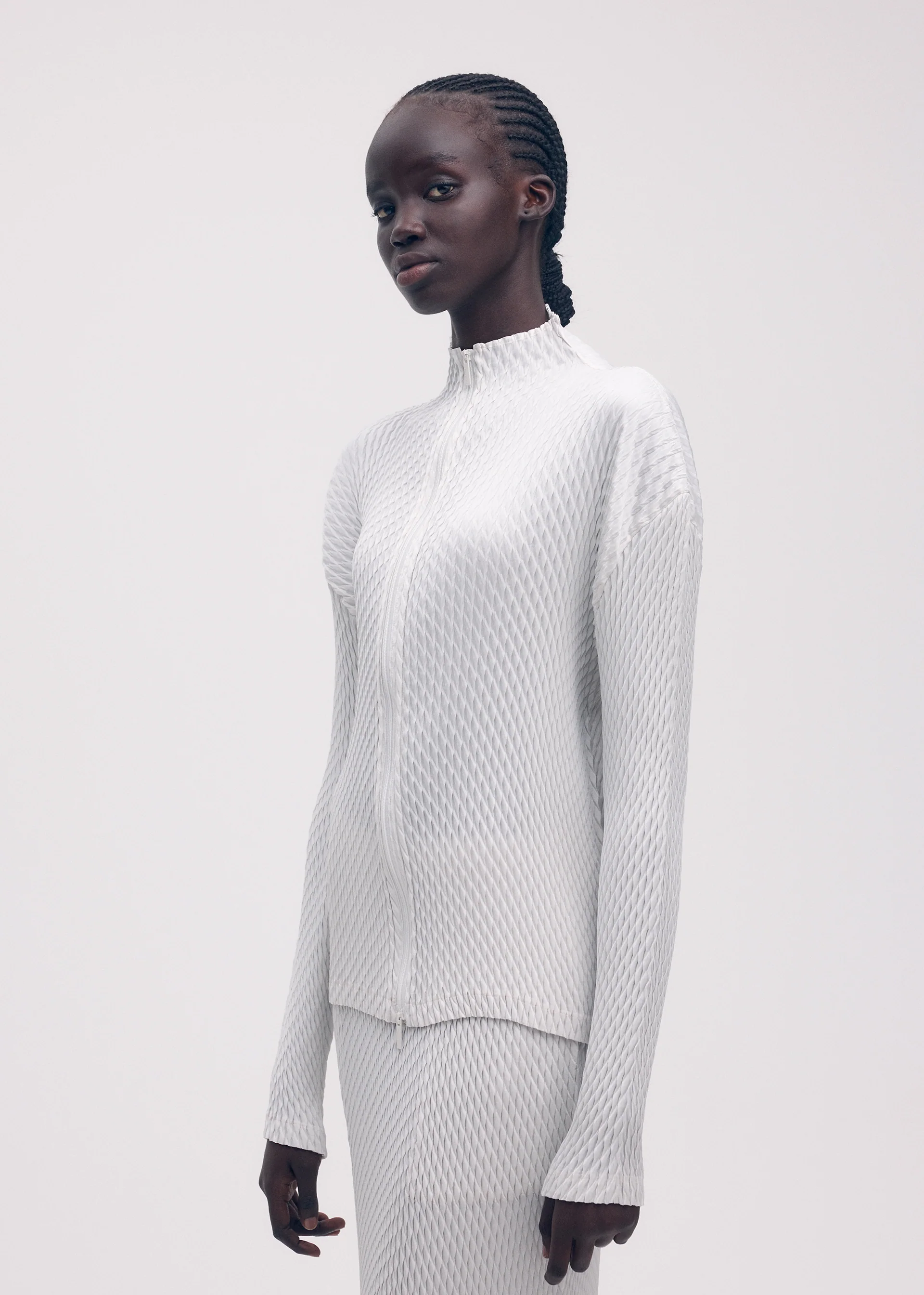SLEEK PLEATS - Image 7