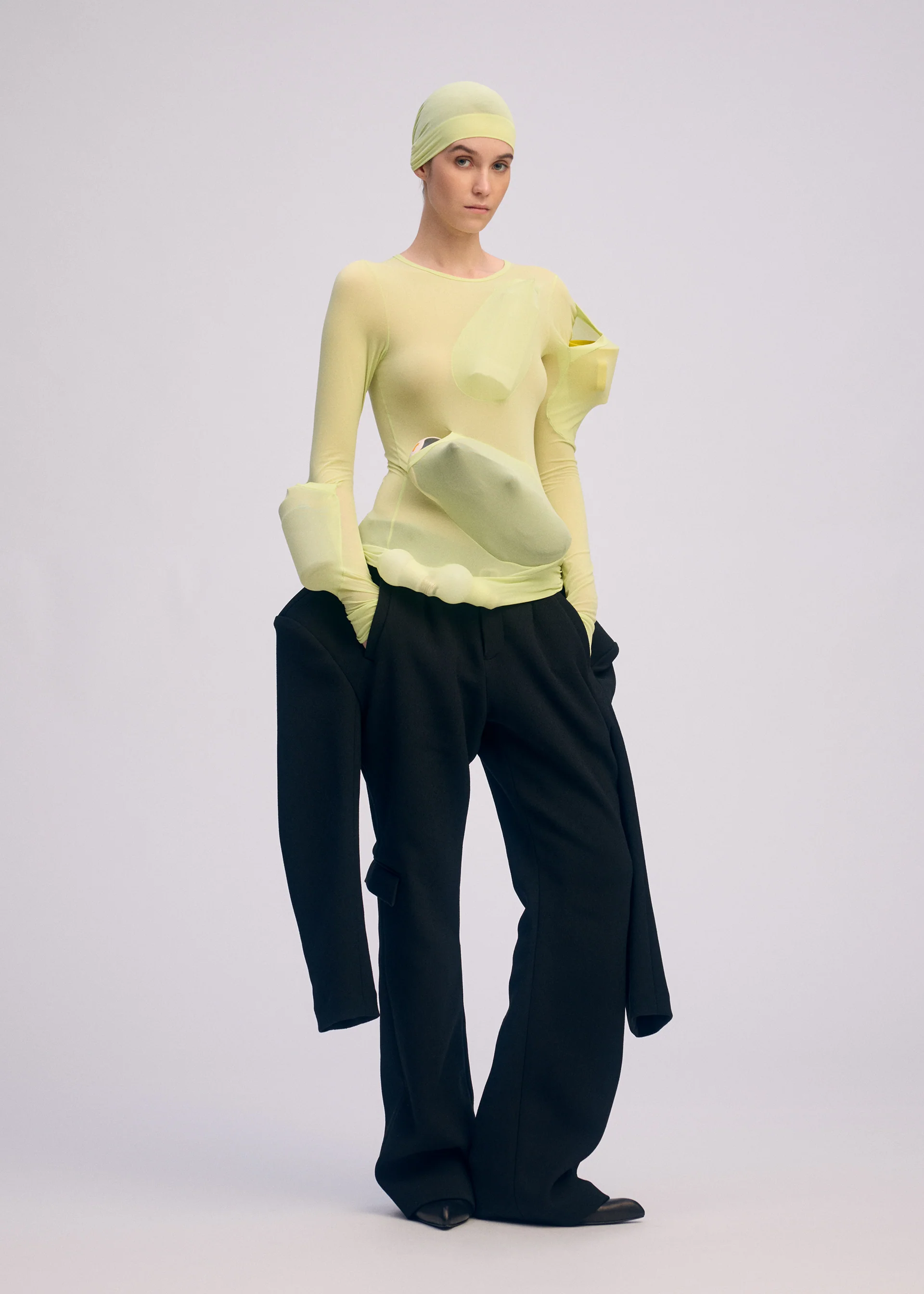 A SHOPPER'S BODY - Image 9