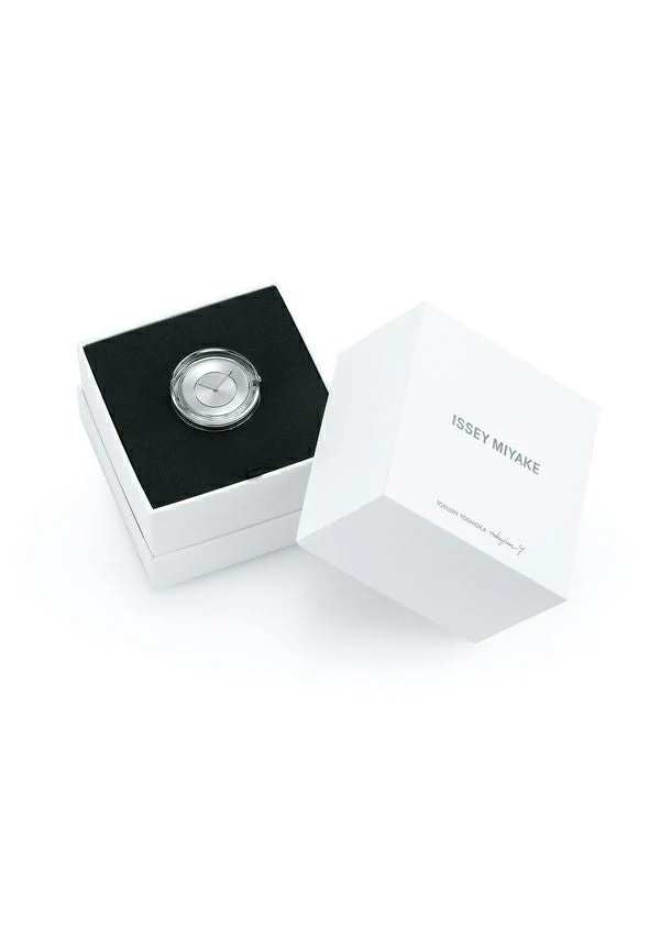 Glass Watch Designed by Tokujin Yoshioka - Image 8