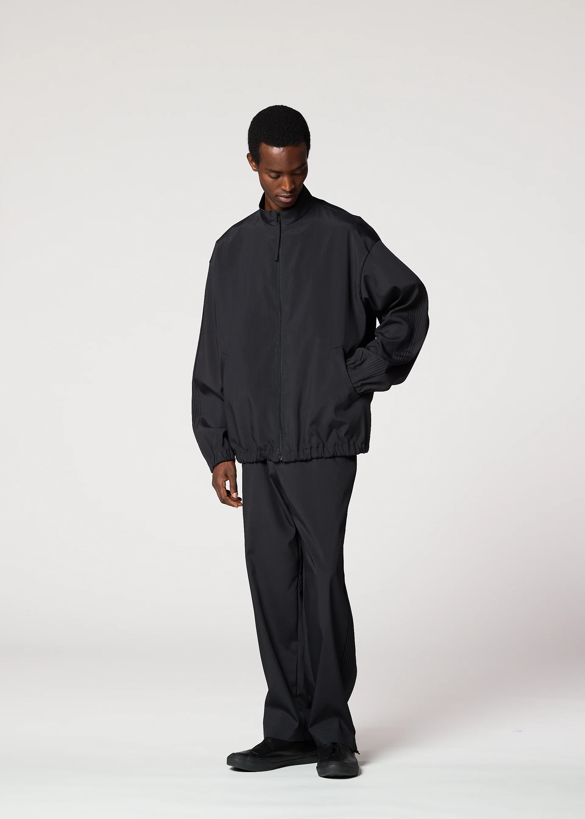 AIR PLEATS - Image 9