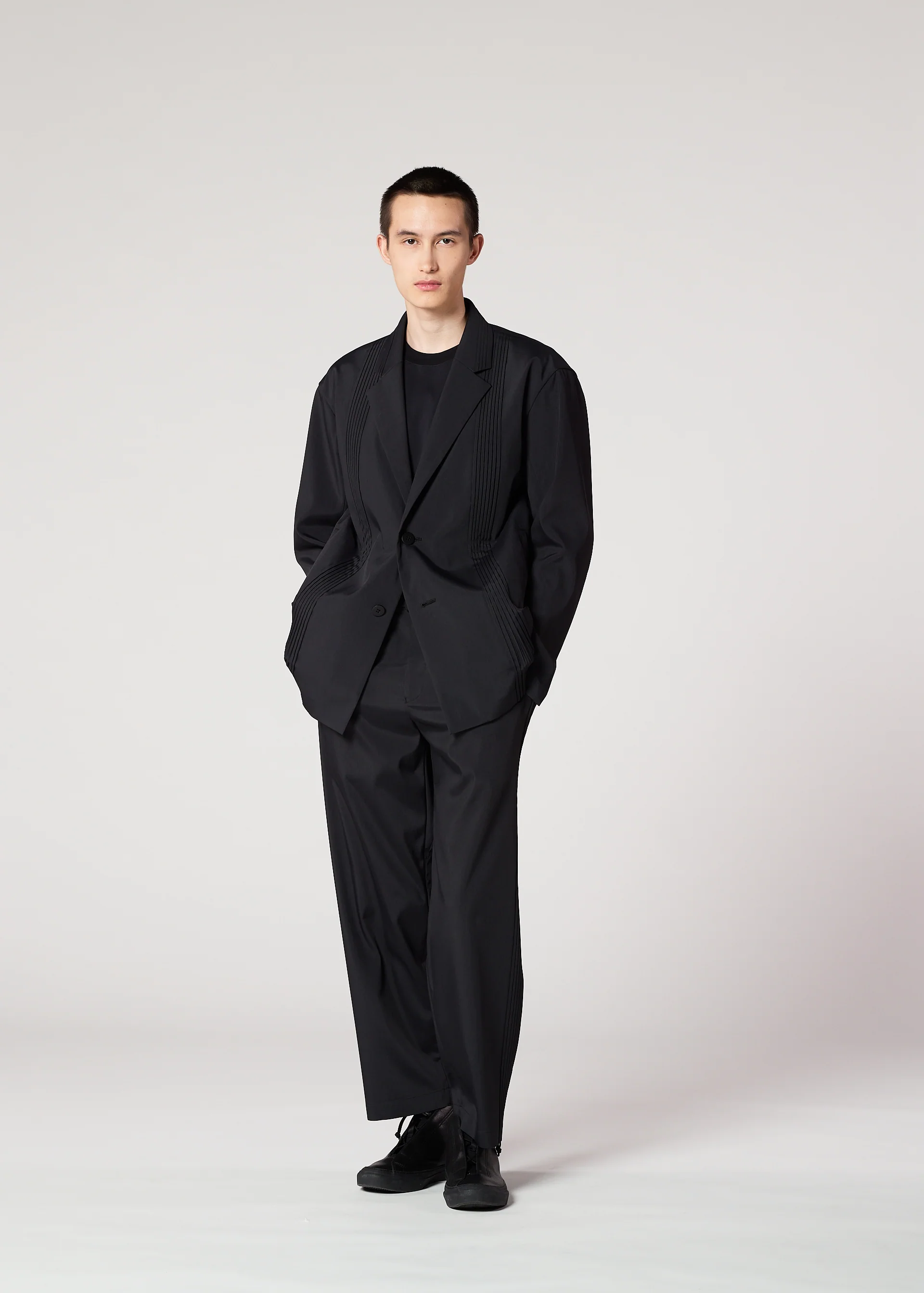 AIR PLEATS BLACK - Image 7