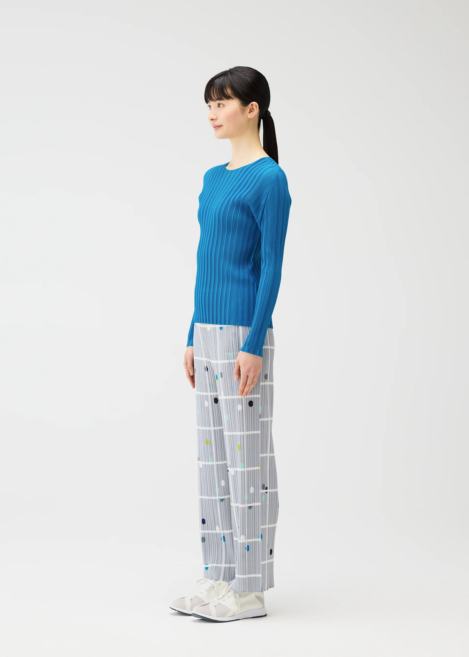 CROSSING DOTS - Image 5