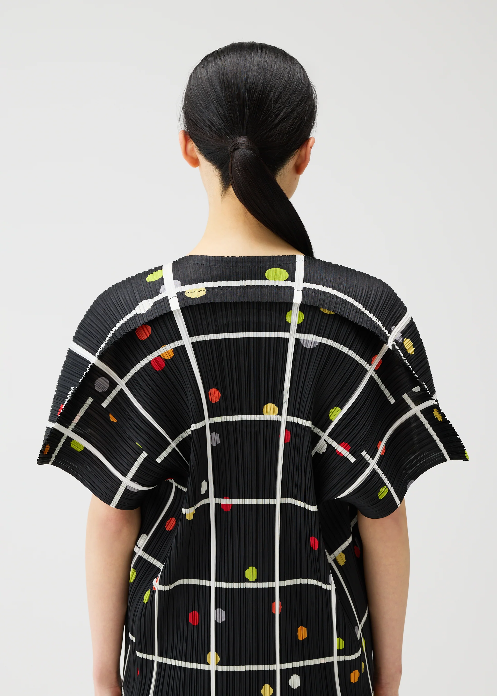 CROSSING DOTS - Image 10