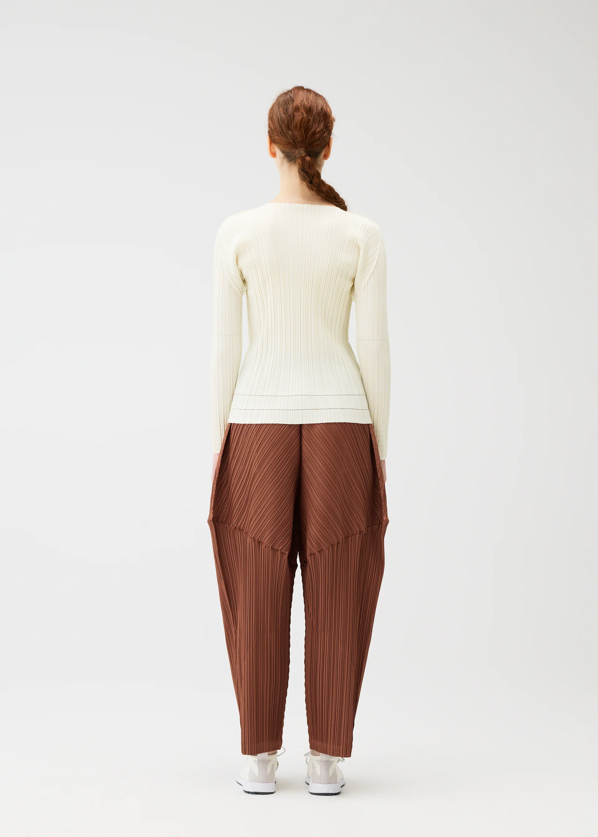 SOFT PLEATS - Image 7